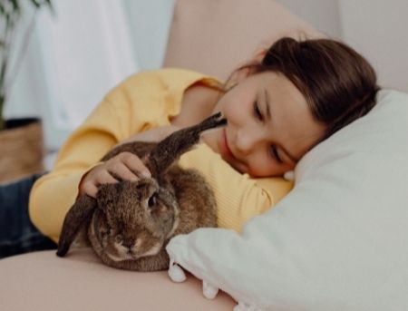 Kinder und Tiere