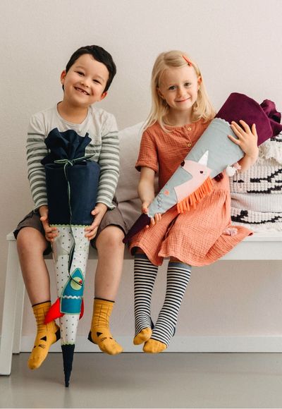 Kinder mit Schultüte